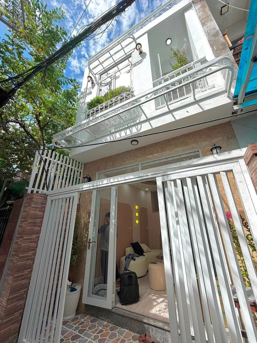 Bán nhà 2 tầng 90m² 3PN 2WC Quận 1 giảm giá - Ảnh thu nhỏ 2