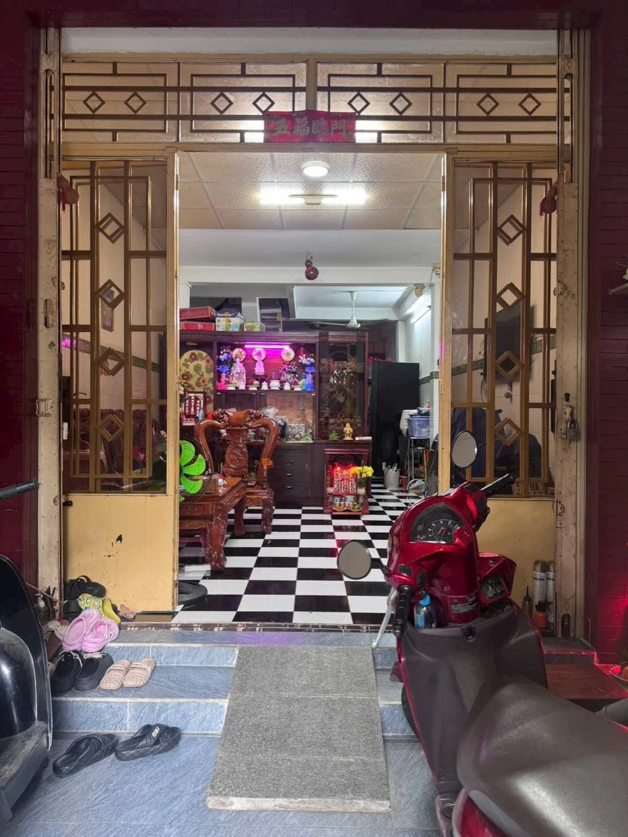 Bán nhà mặt tiền Lãnh Binh Thăng, Quận 11, 43m2, 4 tầng, 4PN, giá 10 tỷ - Ảnh thu nhỏ 2
