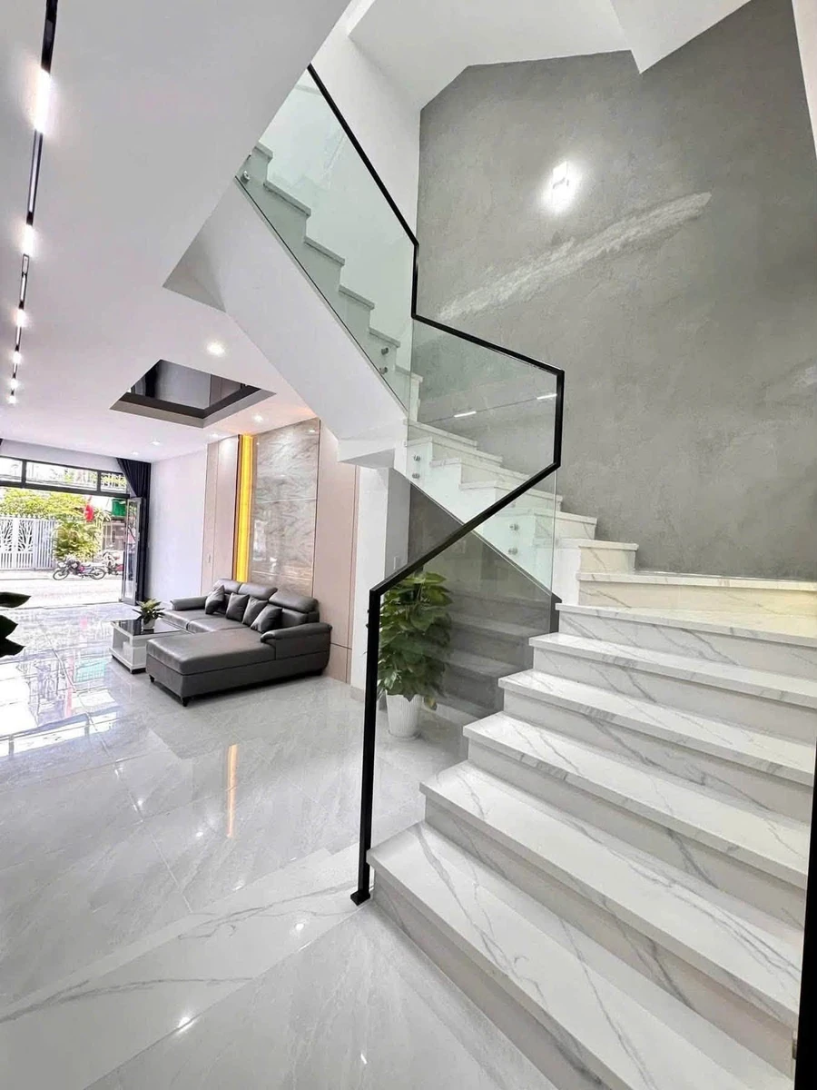 Bán nhà 3 tầng 180m² mặt tiền 7.5m Phạm Nhuật Tăng, Đà Nẵng - Ảnh thu nhỏ 4