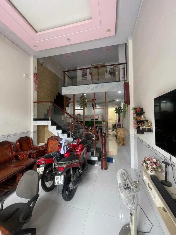 Bán nhà 1 trệt 1 lầu 4x24m, 3 phòng ngủ, giá 1,5 tỷ tại Tân Kim, Cần Giuộc 425m
