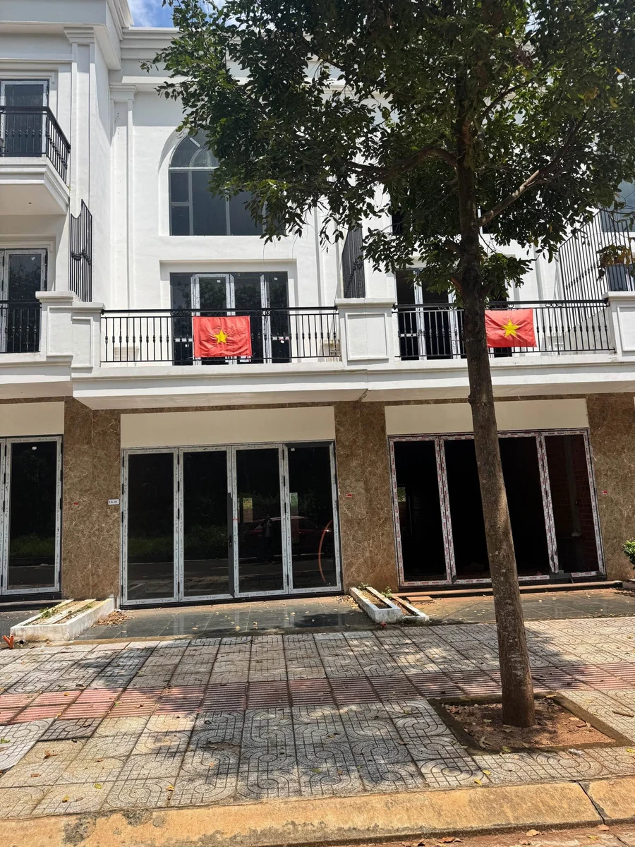 Bán shophouse 5x20m khu đô thị Ân Phú, 1 trệt 2 lầu, giá 5,79 tỷ - Ảnh thu nhỏ 2