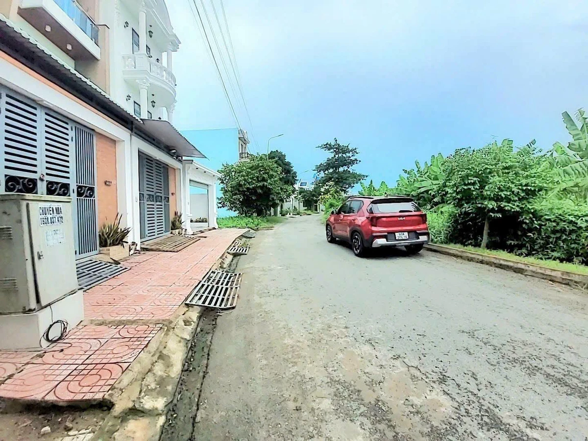 Bán nhà 1 trệt 2 lầu 74,9m² gần chợ Long Thượng, Phước Lý, Tây Ninh - Ảnh 1