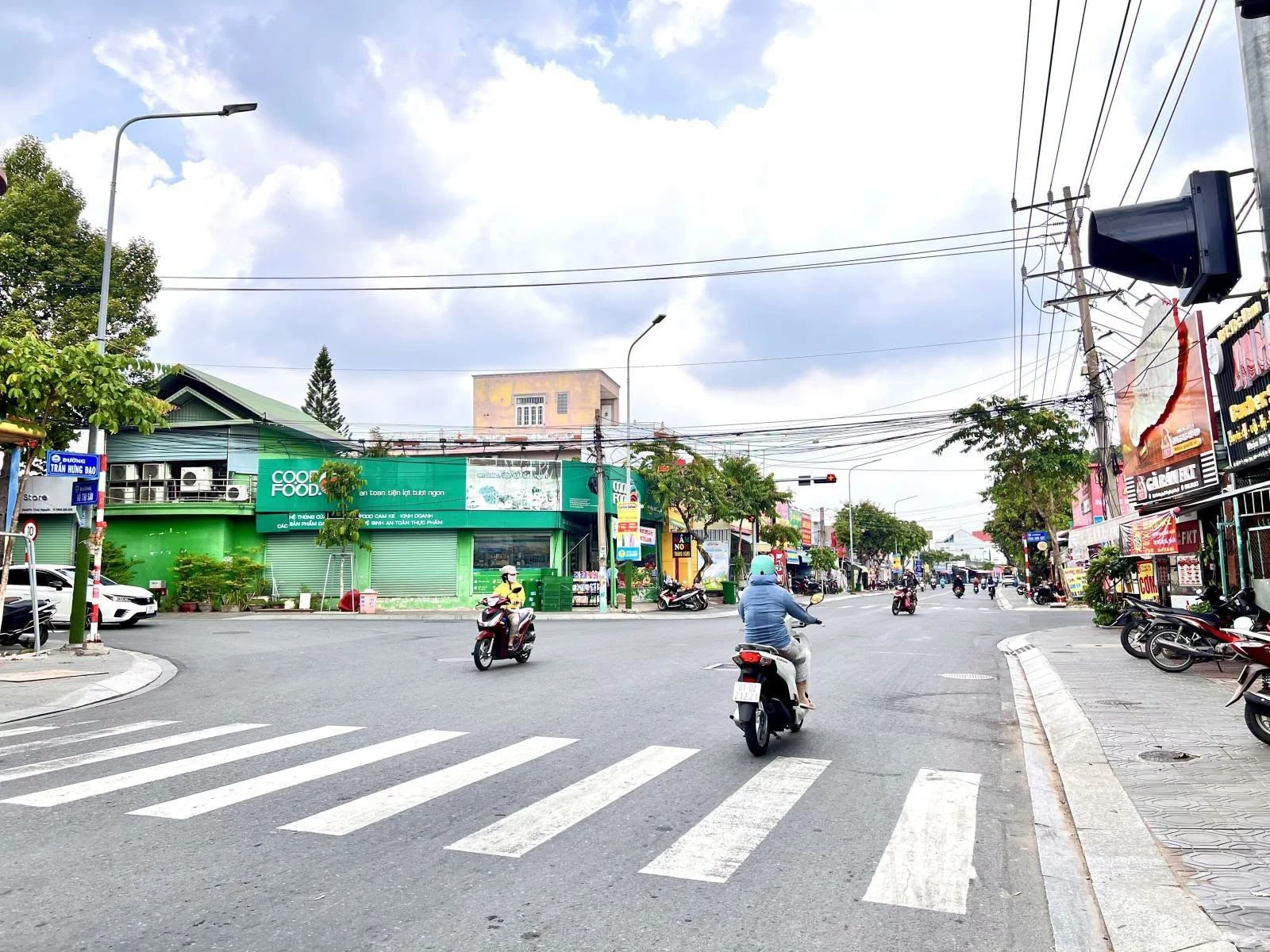 Bán nhà 2 tầng hẻm xe hơi 63m2, 3PN, gần siêu thị Go, Đông Hòa, Dĩ An - Ảnh 1