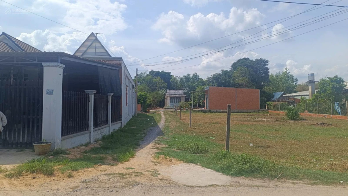 950 triệu, đường Đặng Văn Trước, Trảng Bàng, 10x28=280m2, thổ cư, sổ riêng bao sang tên - Ảnh 1