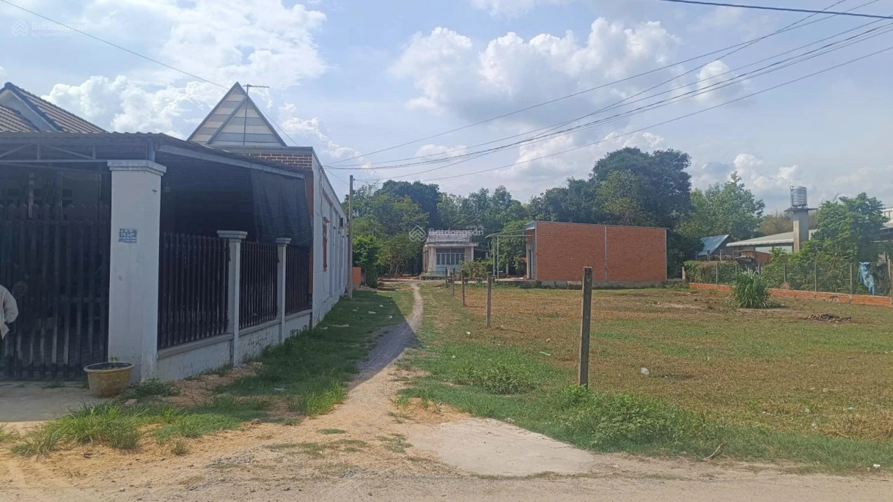 950 triệu, đường Đặng Văn Trước, Trảng Bàng, 10x28=280m2, thổ cư, sổ riêng bao sang tên - Ảnh 1