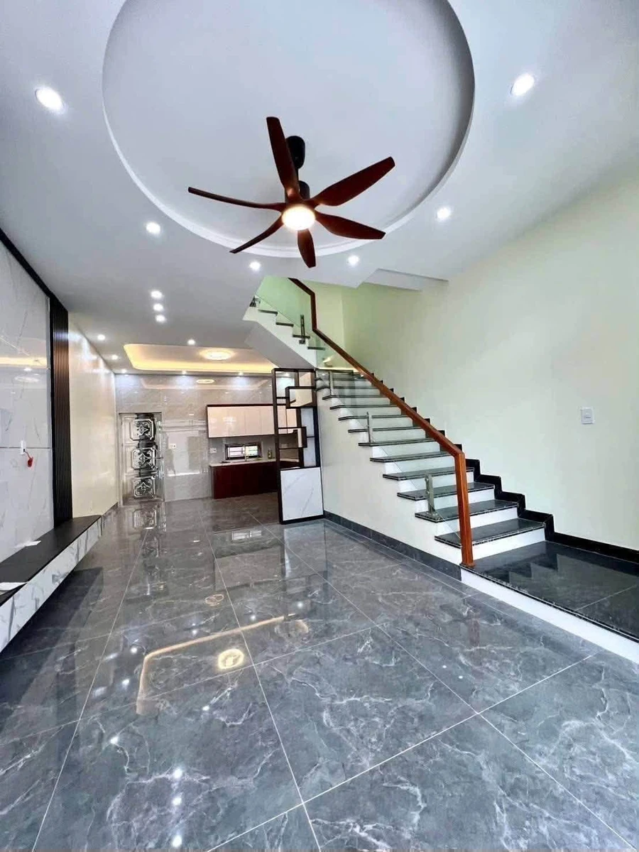 Bán nhà 3 tầng 57m2 mặt tiền 4,5m Cao Xanh Bình Tân - Ảnh thu nhỏ 2