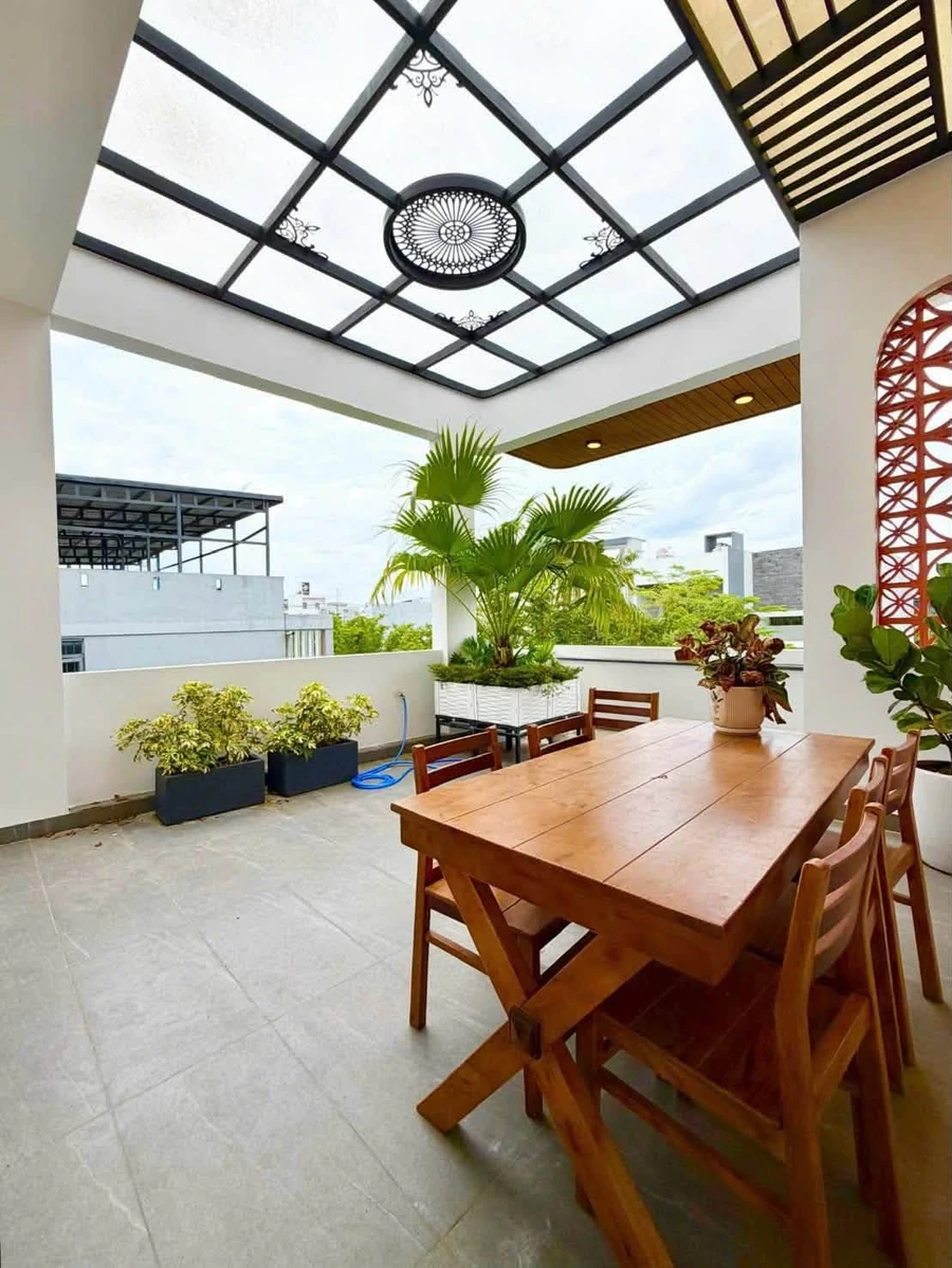 Bán nhà 3 tầng Hoà Xuân 100m² với nội thất đầy đủ - Ảnh thu nhỏ 2