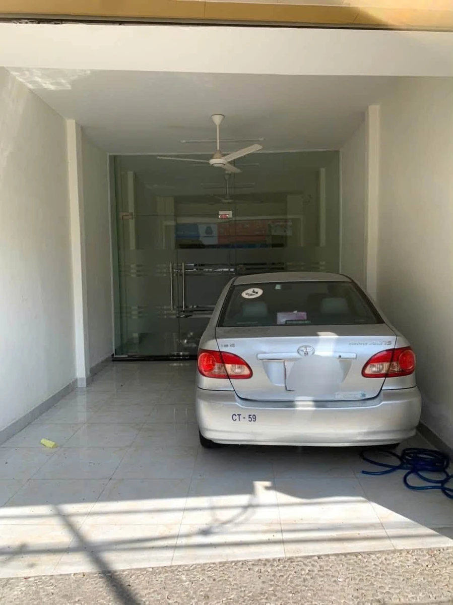 Bán nhà mặt tiền Phạm Văn Bạch, Phường 15, Tân Bình, 97m2, 3 tầng, 4PN, 16,5 tỷ - Ảnh thu nhỏ 2