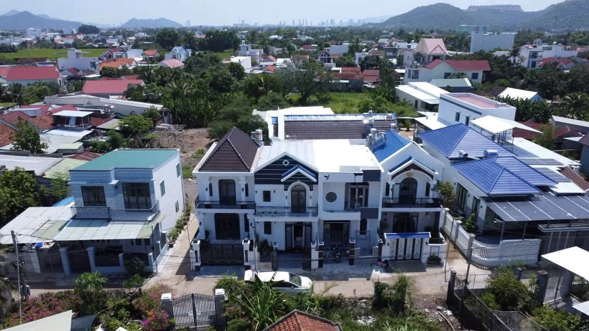 Bán nhà 1 trệt 1 lầu 3PN full nội thất Diên An 3,25 tỷ - Ảnh thu nhỏ 2