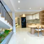Nhà đẹp 3 tầng sổ hoàn công ngay chợ Lạc Long Quân TT Nha Trang - có PN tầng trệt - ra biển chỉ 2km - Ảnh thu nhỏ 16