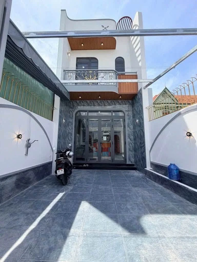 Bán nhà 1 trệt 1 lầu 4 phòng ngủ 160m2, giá 3 tỷ 430 triệu, Biên Hòa - Ảnh thu nhỏ 2
