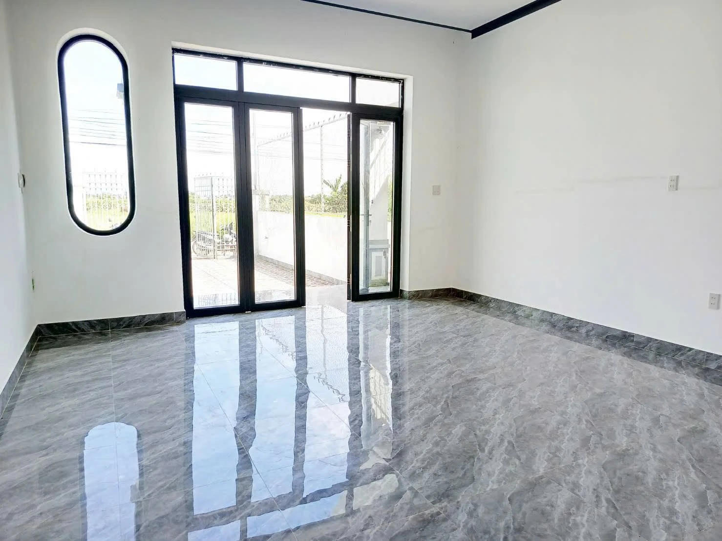 Bán nhà mặt tiền 142m2 Hàm Liêm 1 tỷ 200 - Ảnh 1