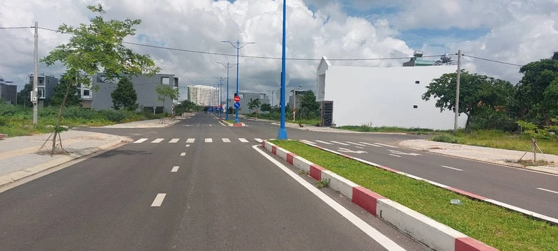 Bán lô góc 2 mặt tiền 95.6m2 Lan Anh 1 Hòa Long