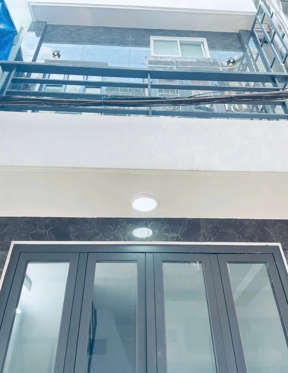 Bán nhà 2 lầu 42m² 2PN Lạc Long Quân Quận 11, sổ hồng - Ảnh 1