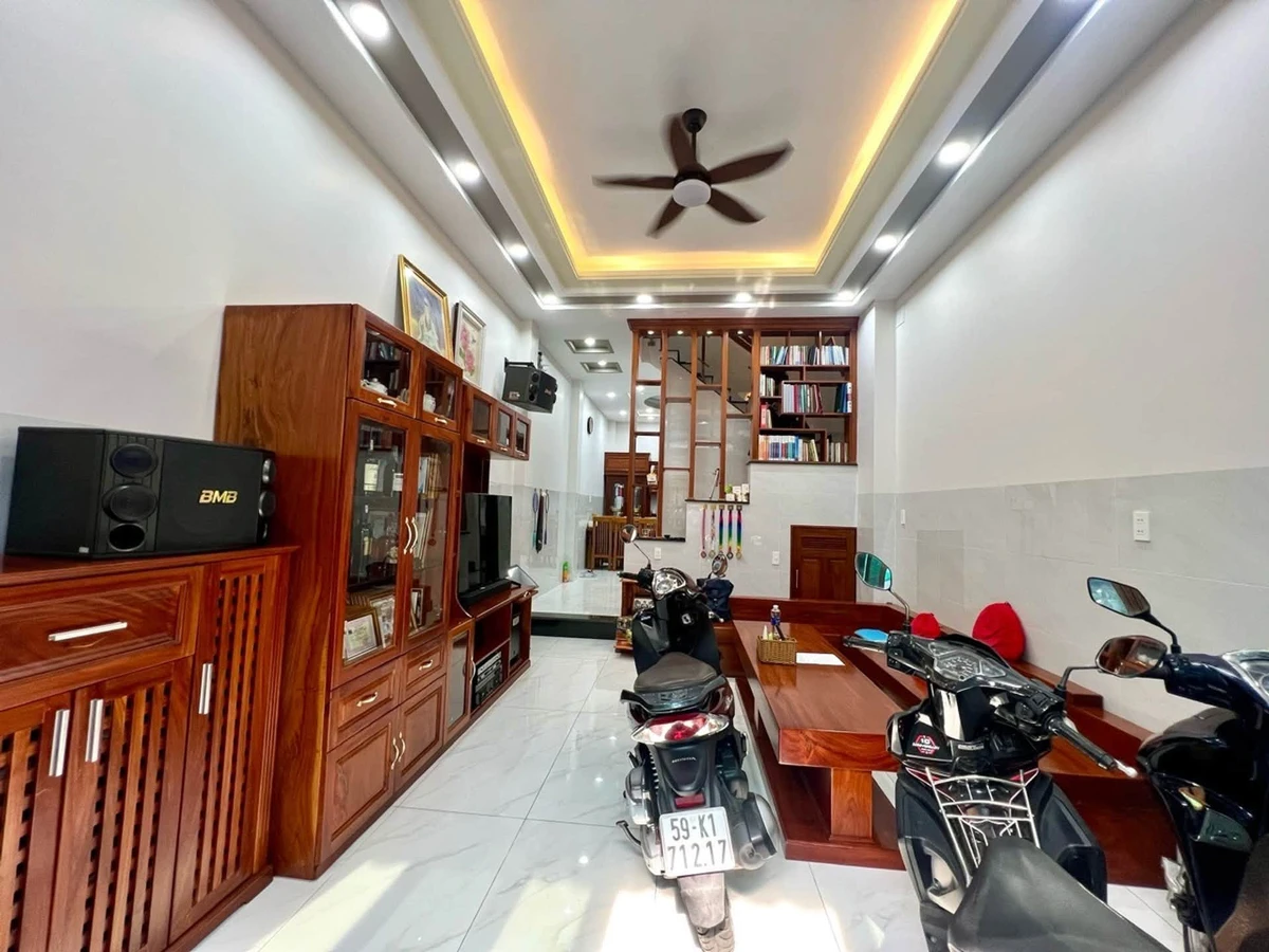 Bán nhà mặt tiền Lê Văn Quới, Bình Tân, 4x13m, 3 tầng, giá 6 tỷ - Ảnh thu nhỏ 3