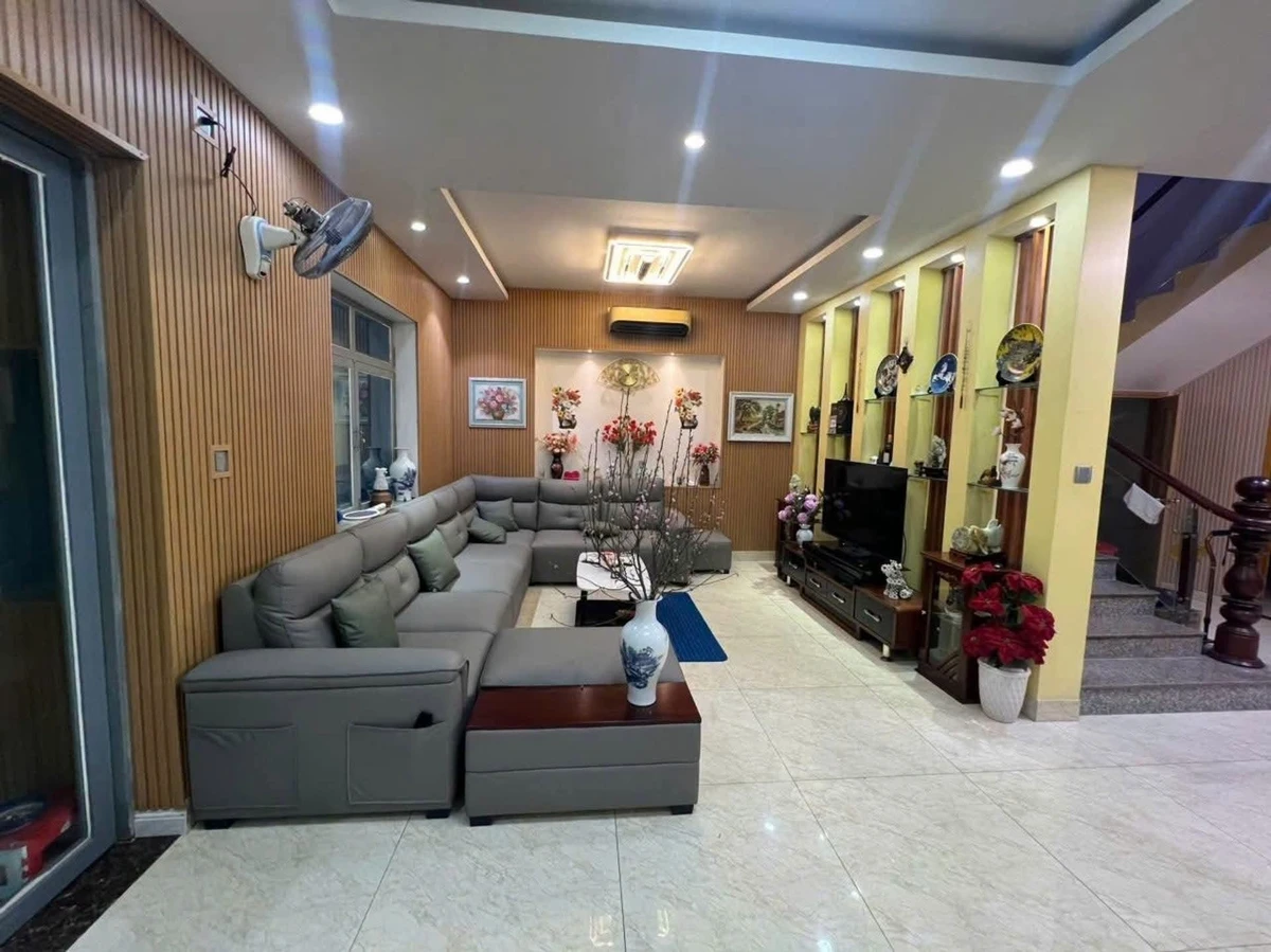 Bán nhà 3 tầng 133m2 Quận 6, full nội thất, 8.4 tỷ - Ảnh thu nhỏ 2