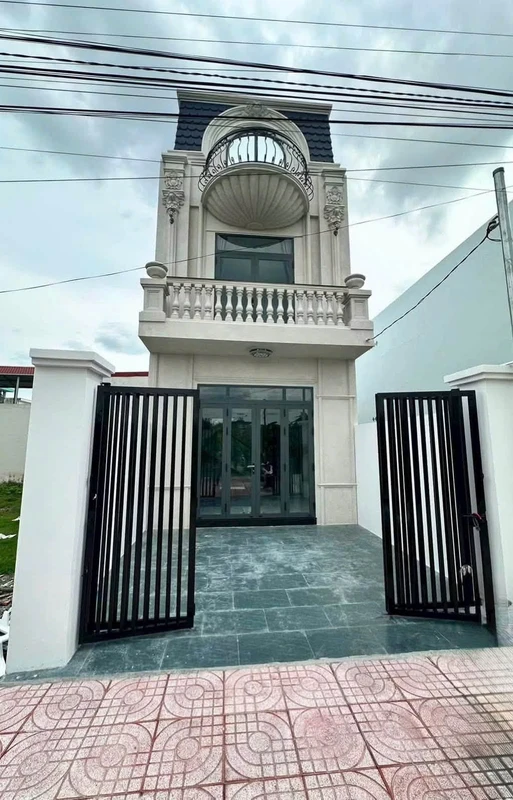 Bán nhà 1 trệt 1 lầu mặt tiền Đinh Viết Cừu, 83m² ở Tây Ninh