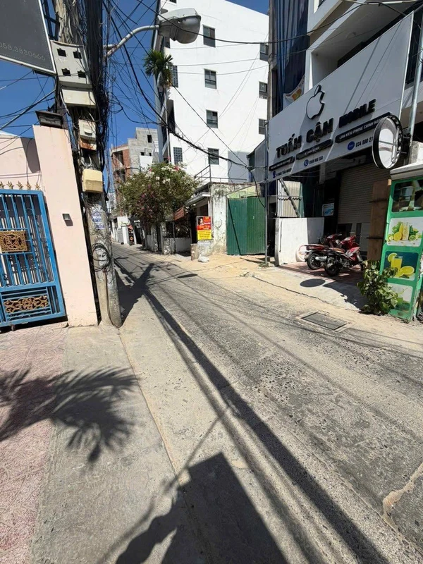Bán khách sạn 14 tầng 175m² giá 23 tỷ Nha Trang