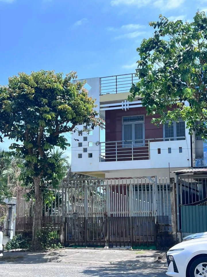 Bán nhà 1 trệt 1 lầu 193m2 mặt tiền Bến Tre - Ảnh 1