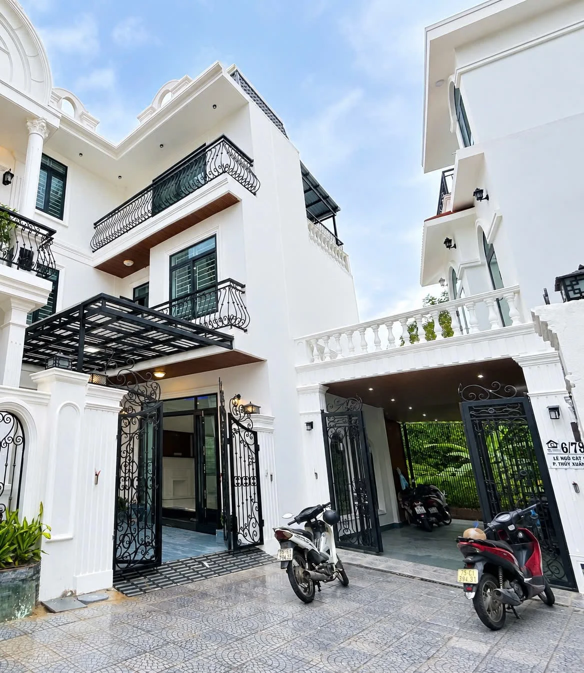 Bán nhà 3 tầng tân cổ điển, 4PN, 200m2 Lê Ngô Cát, 4.1 tỷ - Ảnh 1