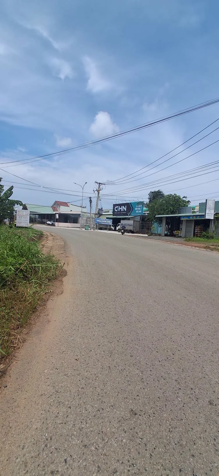 Bán đất 600m2 có 300m2 thổ cư tại Hàm Mỹ, lô 2 đường nhựa Phú Phong, giá 550 triệu - Ảnh 1