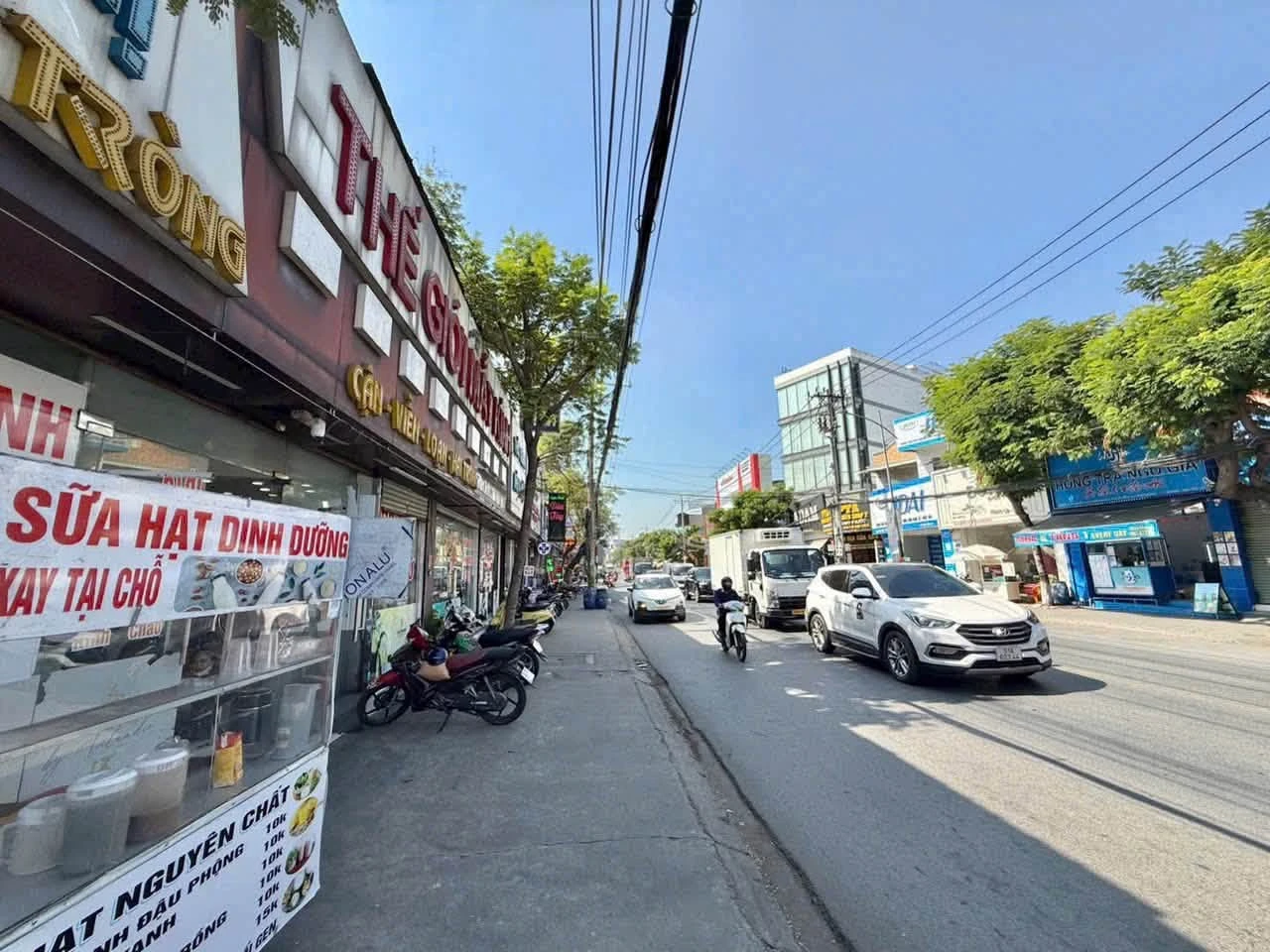 Bán nhà mặt tiền Nguyễn Trãi Dĩ An 193m², dòng tiền 20tr/tháng - Ảnh 1