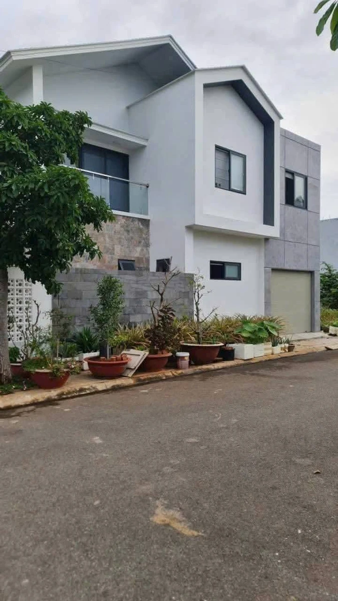 Bán biệt thự mini góc 2 mặt tiền 120m2 gần Bệnh viện Bà Rịa, giá 5,3 tỷ - Ảnh 1