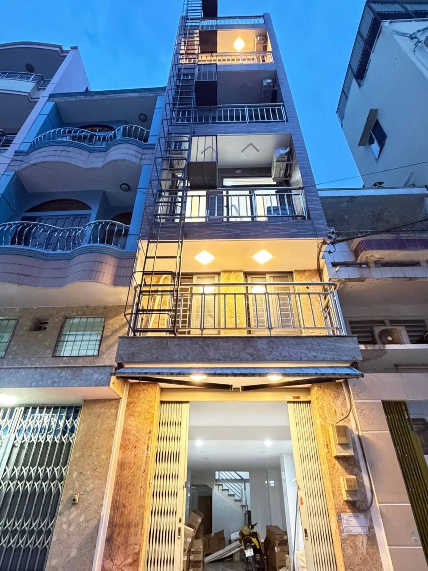 Bán nhà 10 phòng 6 tầng Quận 11, 39.6m², 9.49 tỷ - Ảnh 1