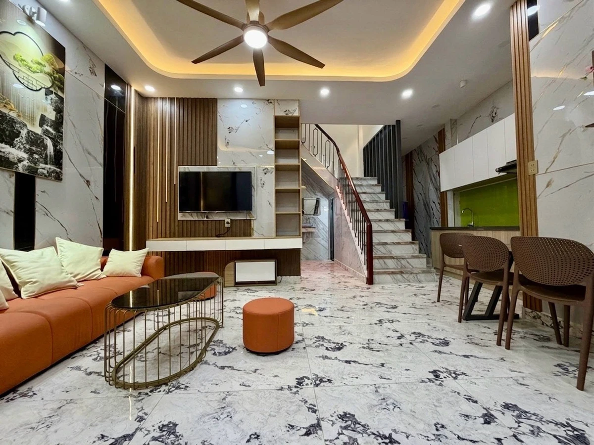 Bán nhà 4 tầng BTCT 40m2 full nội thất gần mặt tiền đường Âu Cơ, giáp Quận 10, Tân Phú - Ảnh 1