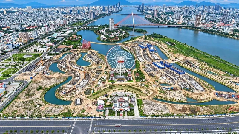 Bán lô góc 302,4m² mặt tiền Phan Đăng Lưu, Đà Nẵng