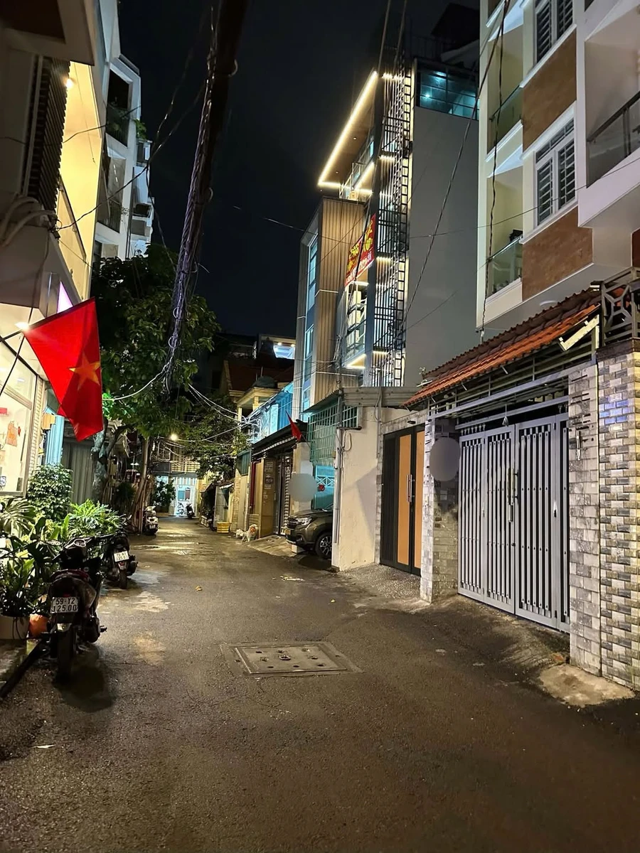 Bán nhà hẻm ô tô 2 tầng 52m² khu Phan Đăng Lưu, giá 6,49 tỷ - Ảnh 1