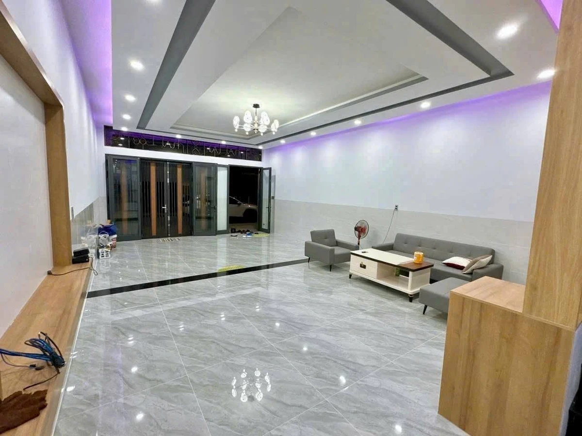 Bán nhà 1 trệt 2 lầu 6x21m phường Long Tâm, TP Bà Rịa, giá 5,6 tỷ - Ảnh thu nhỏ 3