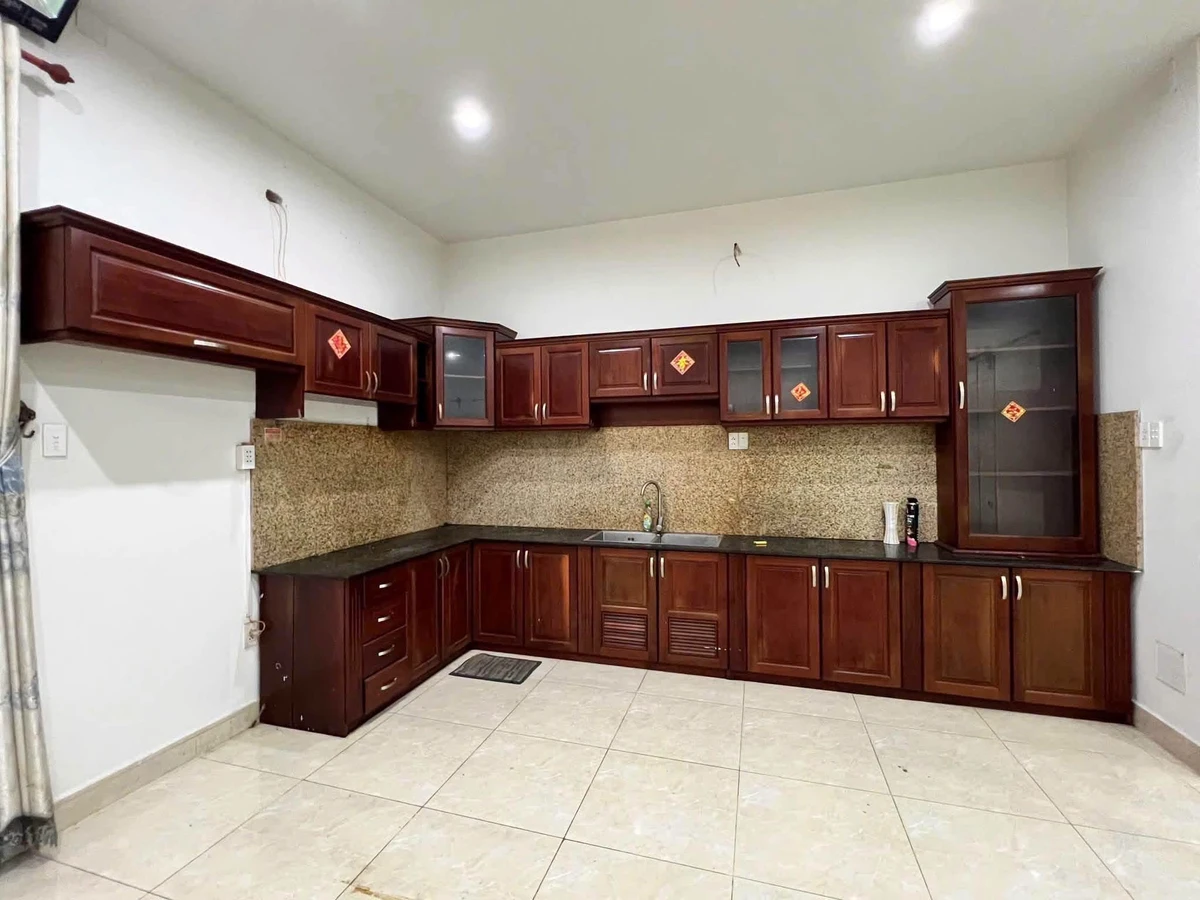 Bán nhà 3 tầng mặt tiền 100m2, 4PN, Thủ Dầu Một - Ảnh thu nhỏ 2