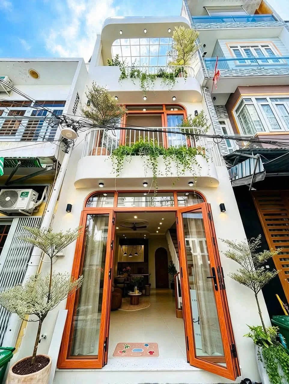 Bán nhà mặt tiền 40m² 3 tầng gần Aeon Tân Phú - Ảnh 1