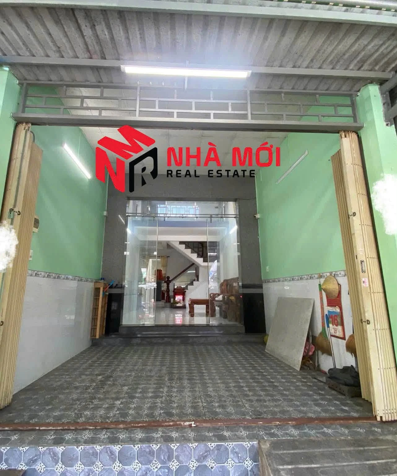 Nhà mặt tiền chợ Phường 8 Cà Mau, 85m², 3PN, nội thất đầy đủ - Ảnh 1