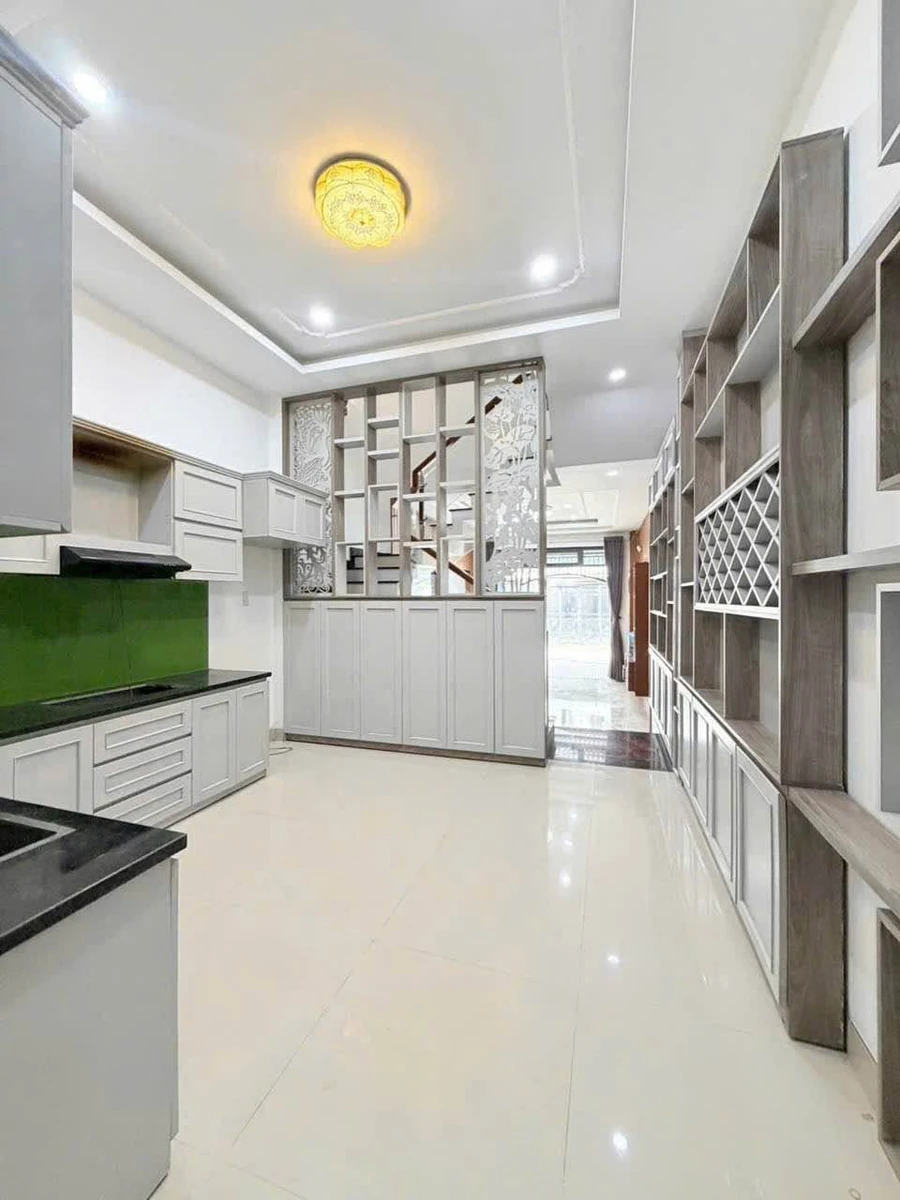 Bán nhà 4x17m, 4 phòng ngủ, 68m², Quận 12 - 5,6 tỷ - Ảnh thu nhỏ 4