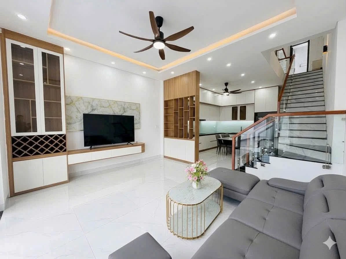 Nhà mặt tiền bán Nguyễn Trường Tộ 105m² giá 2 tỷ 960 - Ảnh thu nhỏ 2