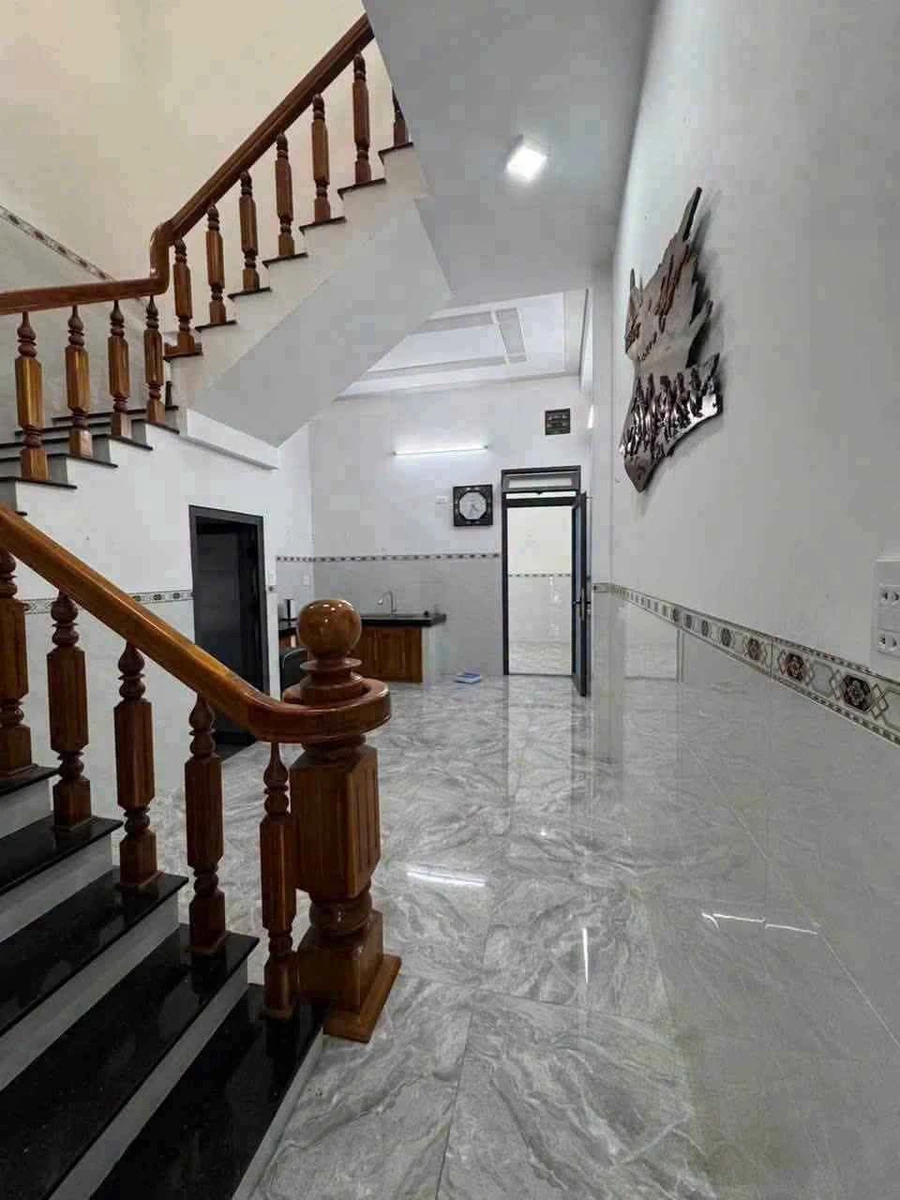 Bán nhà 2 tầng mặt tiền Huỳnh Mẫn Đạt, 78m2, gần hồ Sinh Thái Đống Đa, Quy Nhơn - Ảnh thu nhỏ 3