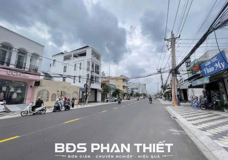 Bán nhà mặt tiền Thủ Khoa Huân 459m2 giá 17,5 tỷ gần biển Phan Thiết