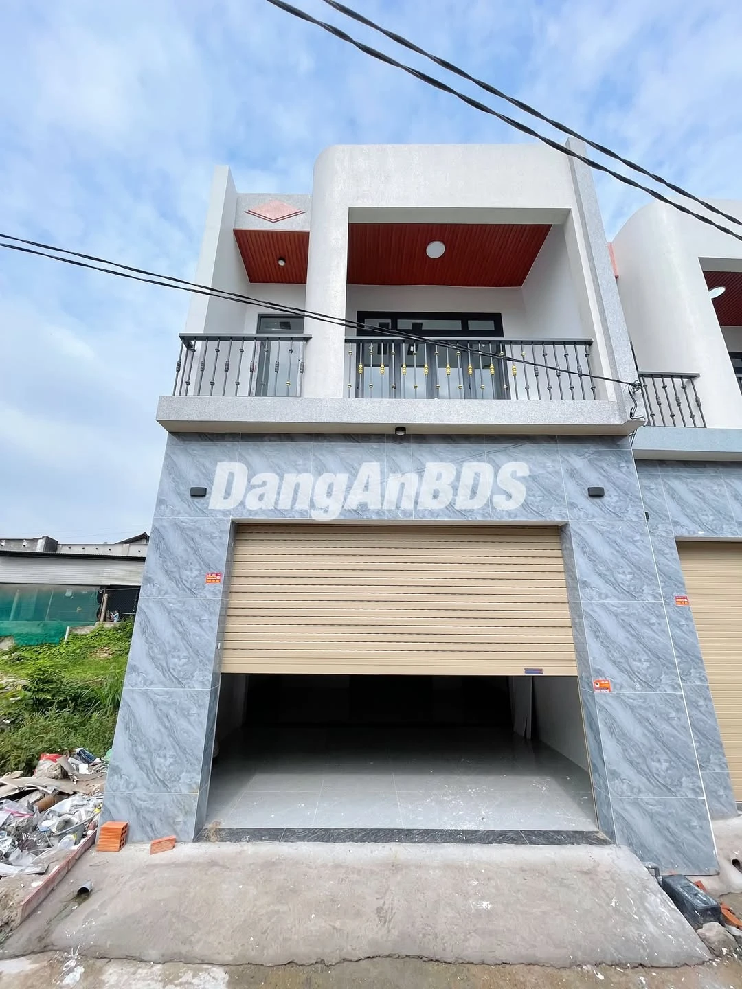 Bán nhà trệt lầu 3 phòng ngủ 81m² chỉ 600 triệu Trảng Dài - Ảnh 1