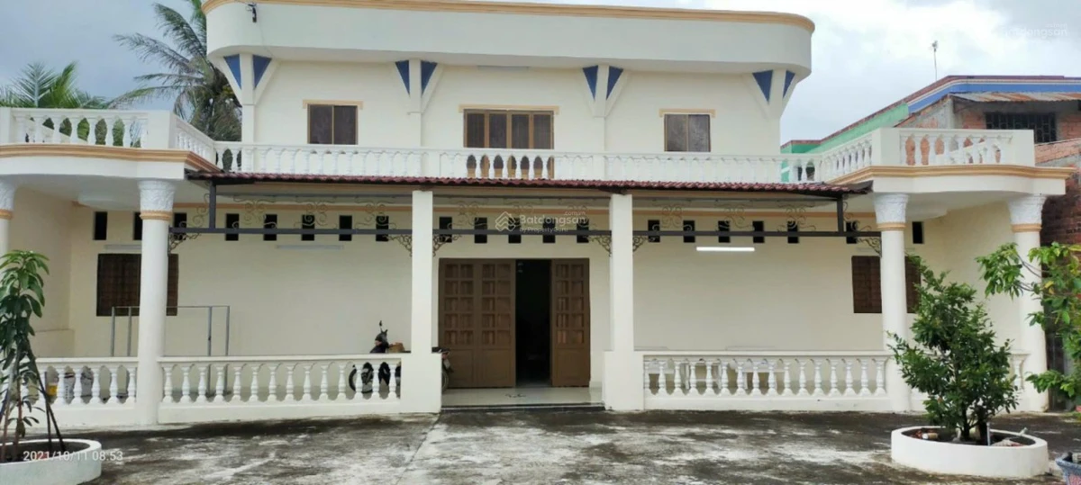 Chính chủ cần tiền hạ giá bán nhanh chỉ 5,3 tỷ có nhà đất mặt tiền QL57, Mỏ Cày Nam, có thổ cư - Ảnh 1