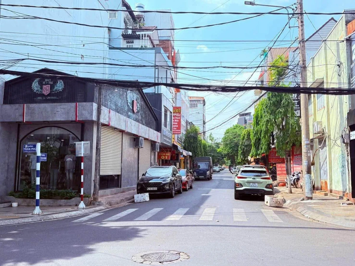 Bán shophouse 277m2 mặt tiền Lê Đại Hành 15 tỷ - Ảnh 1