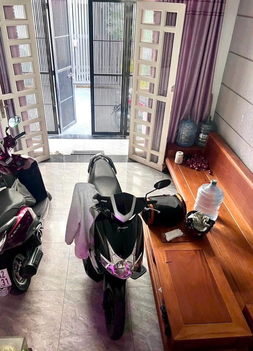 Bán nhà 3 tầng 4PN 3WC 52m2 hẻm oto Thủ Đức 6.5 tỷ - Ảnh thu nhỏ 2