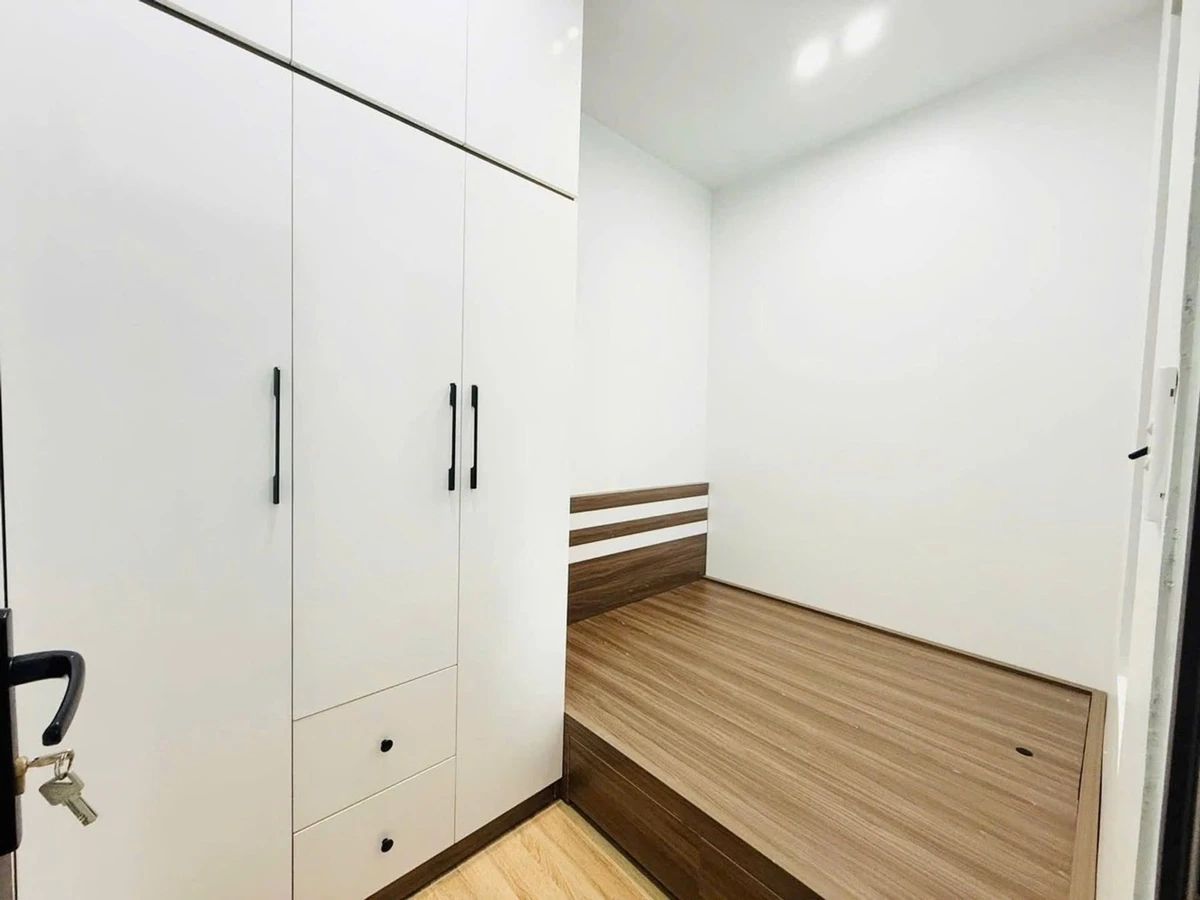 Bán nhà 2 tầng 25m2 2PN 2WC nội thất cơ bản Tô Hiệu Quận 1 - Ảnh thu nhỏ 3