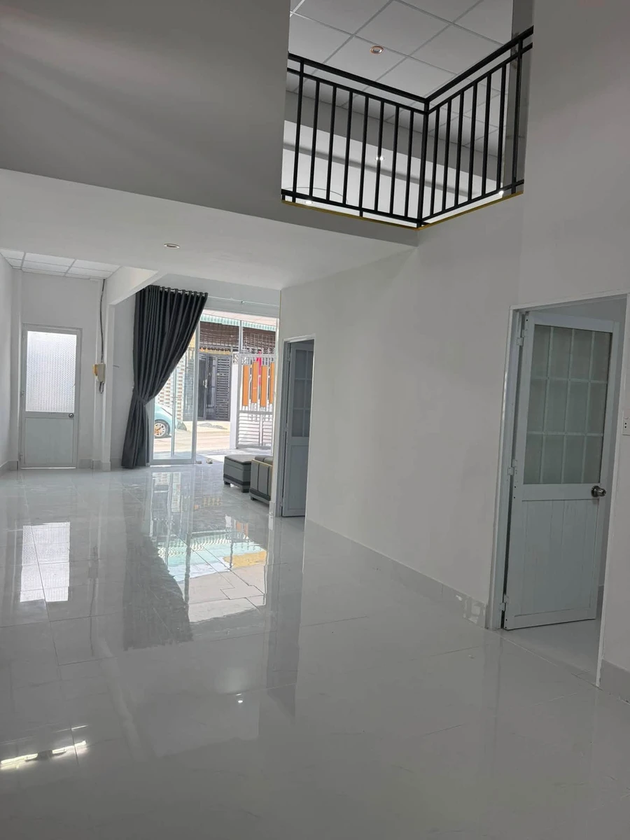 Bán nhà 3 phòng ngủ 113.9 m² gần trường Nguyễn Thị Minh Khai - Ảnh thu nhỏ 2