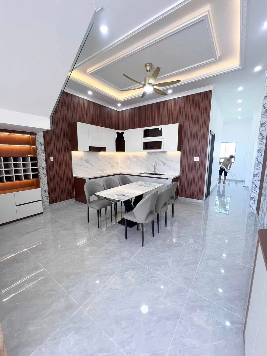Bán nhà 1 trệt 1 lầu 4PN 110m² Bến Lức 2 tỷ 650 triệu - Ảnh thu nhỏ 4