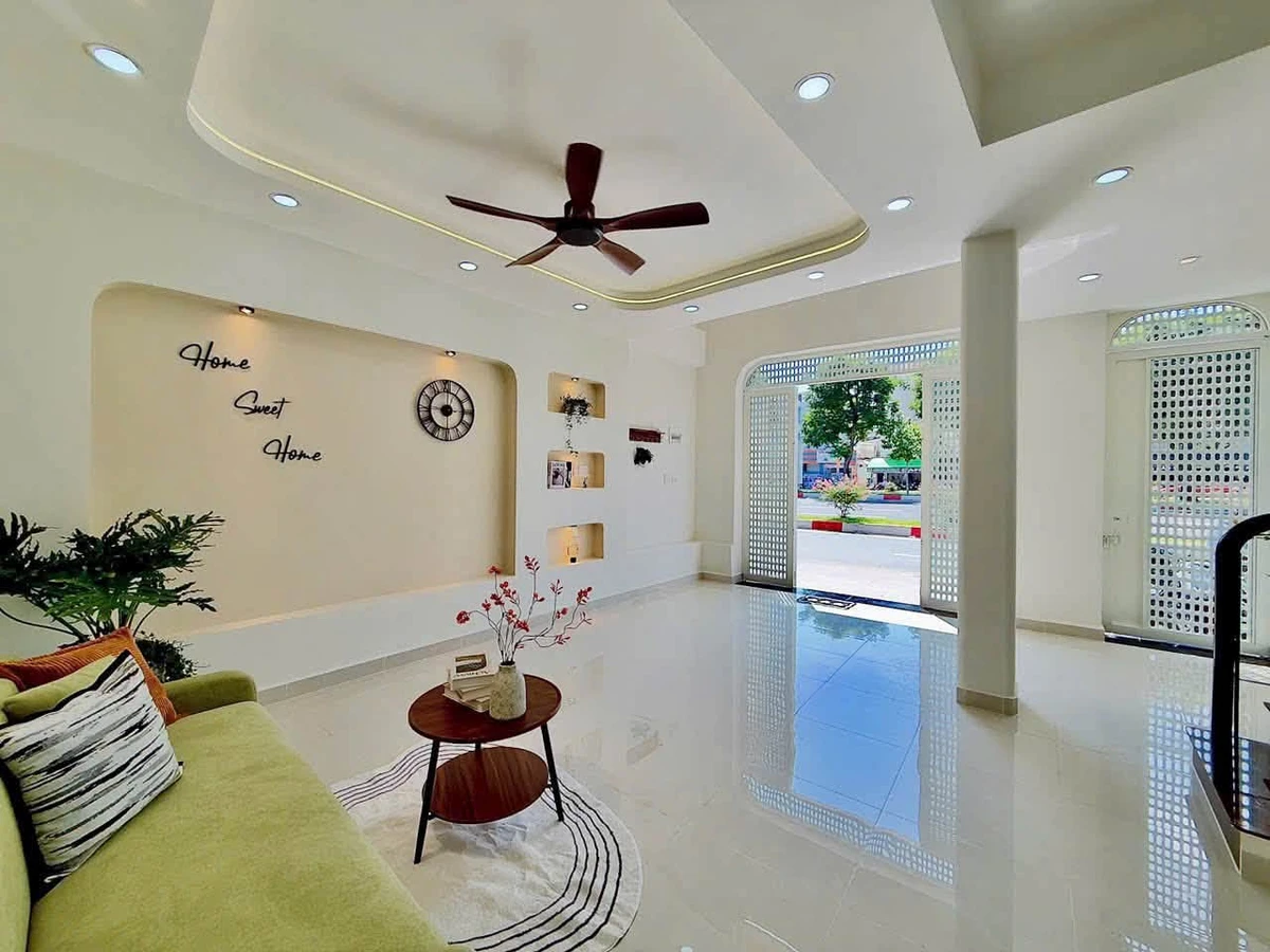 Bán nhà mặt tiền Phạm Văn Đồng Gò Vấp 226.6m2 10.9 tỷ - Ảnh thu nhỏ 4
