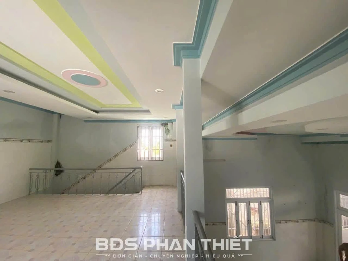 Bán nhà 180m2 góc Tôn Đức Thắng cạnh biển, 2 tỷ 580 triệu Phan Thiết - Ảnh thu nhỏ 3