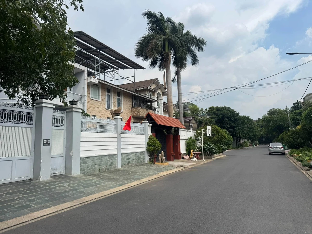 Bán biệt thự ven sông 886m2 thổ cư sân vườn hồ bơi Hiệp Bình, Thủ Đức giá 60 tỷ - Ảnh 1