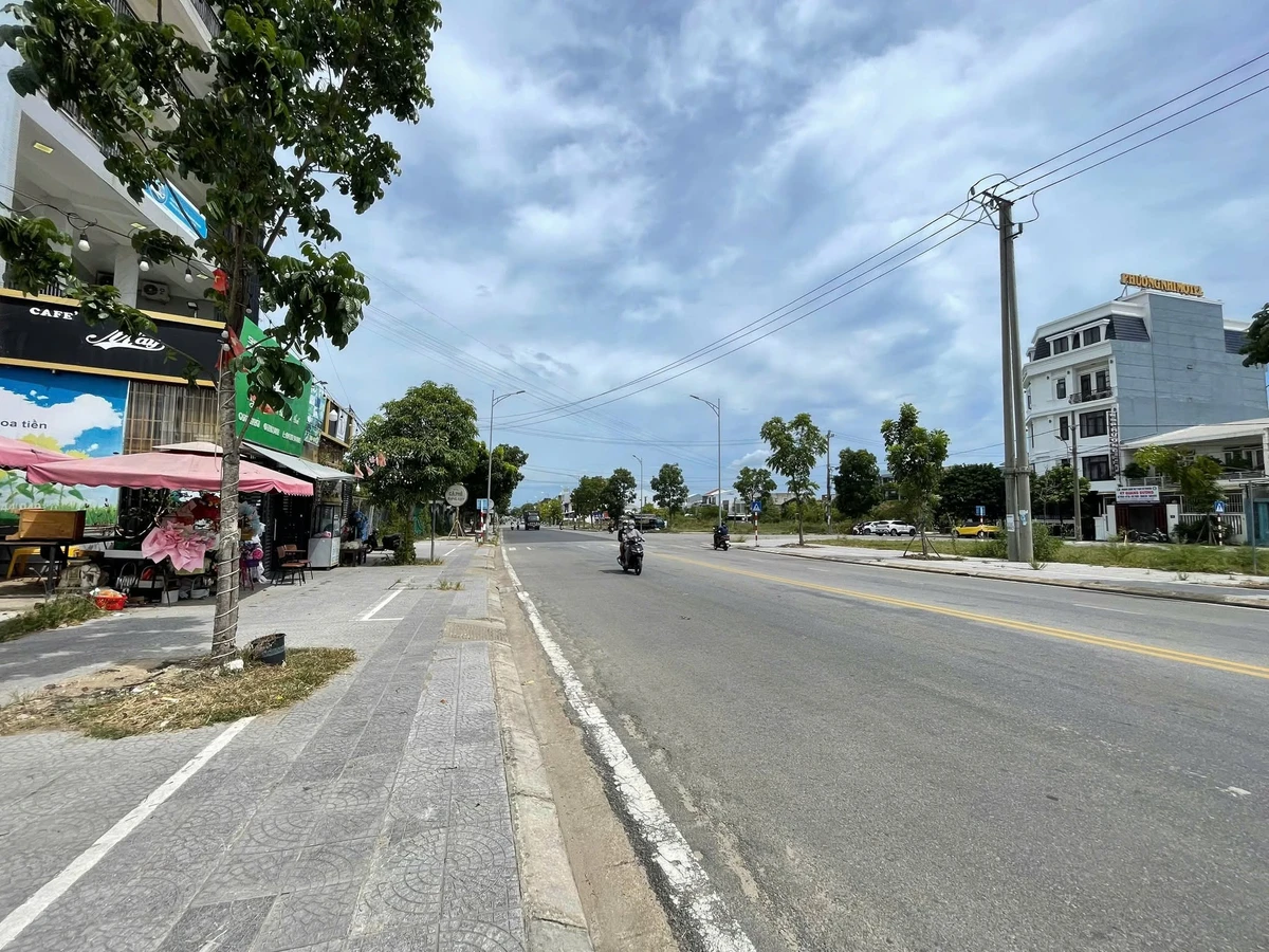 Bán đất mặt tiền kinh doanh Đồng Khởi 100m² view công viên 6.9 tỷ - Ảnh thu nhỏ 2